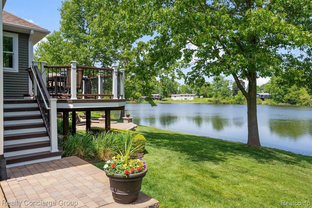 9801 BROOKFIELD Drive, Brighton, MI 48116 — Photo 46