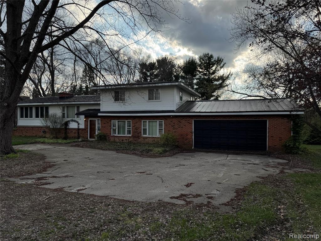 226 S Burkhart Road, Howell, MI 48843