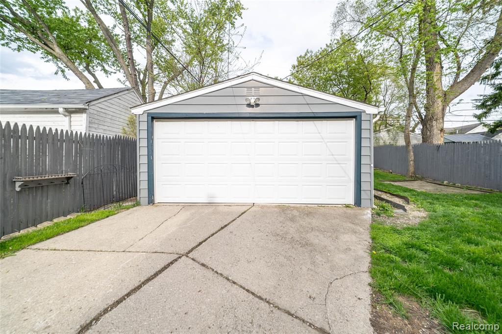 162 N Genesee Avenue, Pontiac, MI 48341 — Photo 8