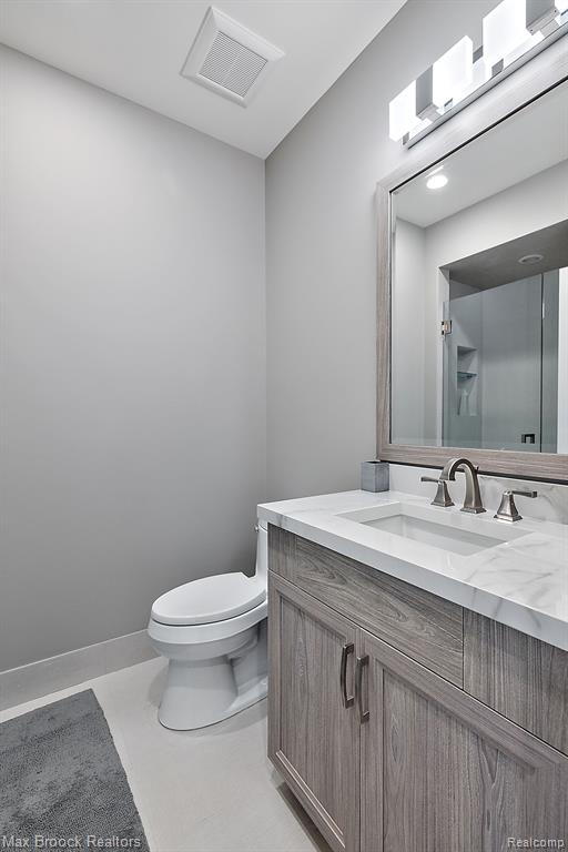 3251 W Shore Drive, Orchard Lake Village, MI 48324 — Photo 58