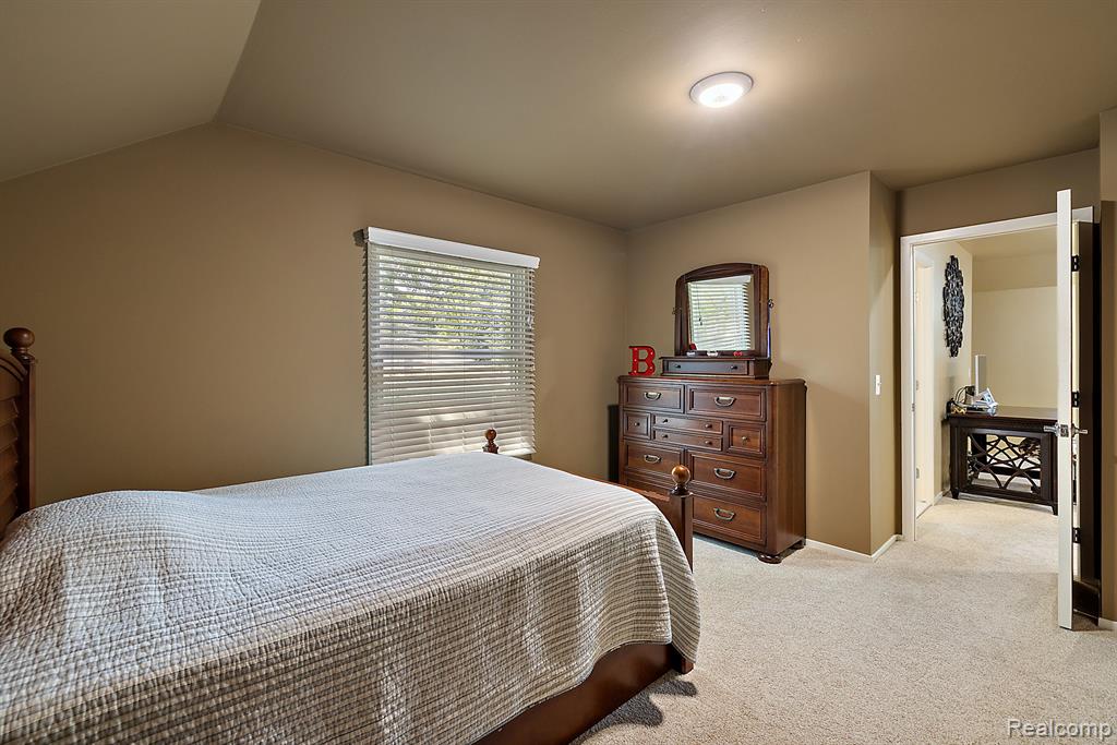 733 LONGFORD Drive, Rochester Hills, MI 48309 — Photo 53