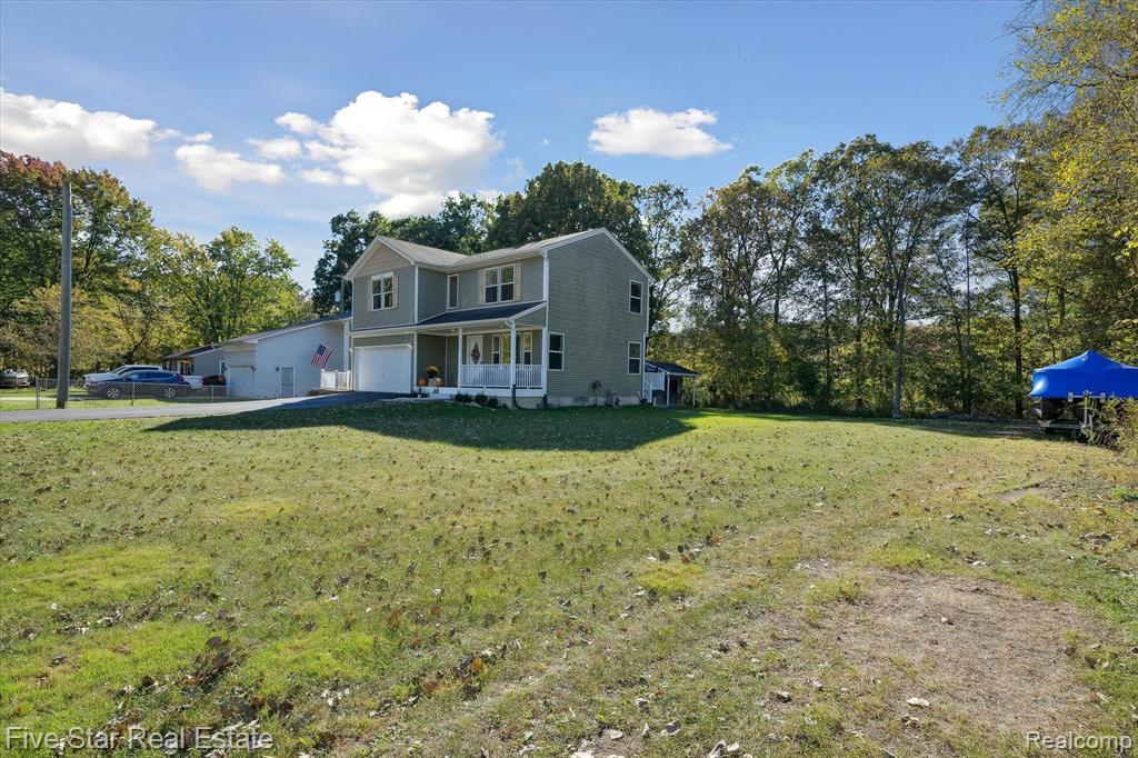 490 CLAYBURN Boulevard, Waterford, MI 48327 — Photo 46
