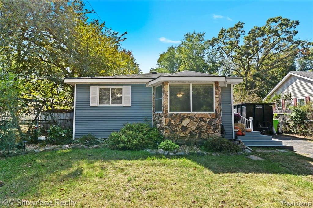 9333 Beechcrest Street, White Lake, MI — front exterior
