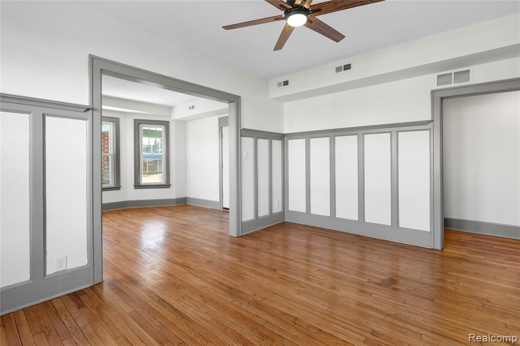 70 Clairmount Street, Detroit, MI 48202 — Photo 5