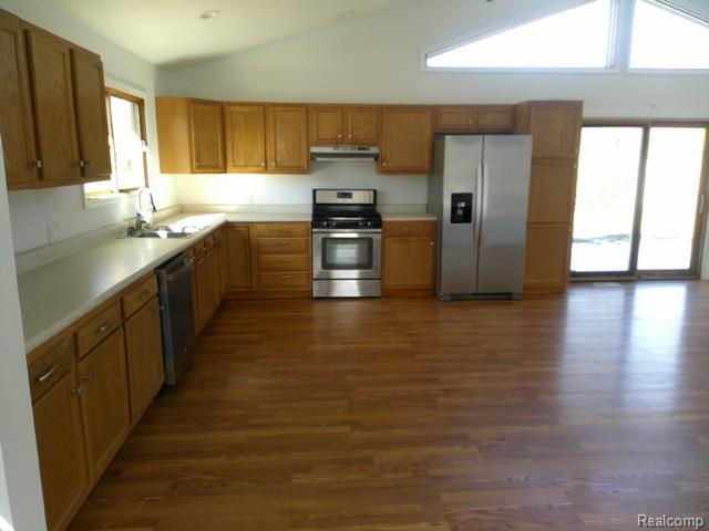 5071 Lippincott Boulevard, Burton, MI 48519 — Photo 14
