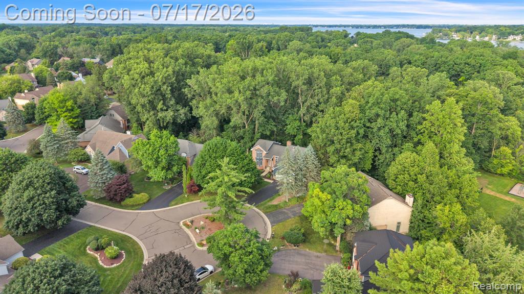 6081 Beachwood Drive, West Bloomfield, MI 48324 — Photo 71