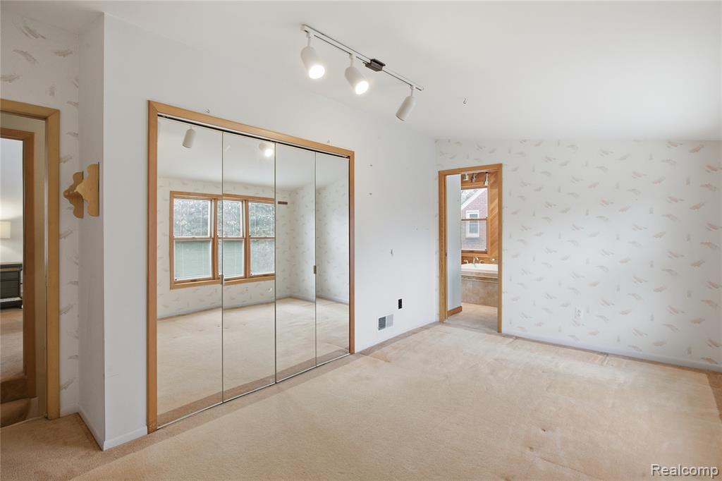 10404 Hart Avenue, Huntington Woods, MI — Photo 34