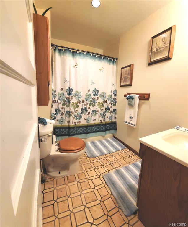 5025 N Hickory Ridge Road, Highland, MI — Photo 19