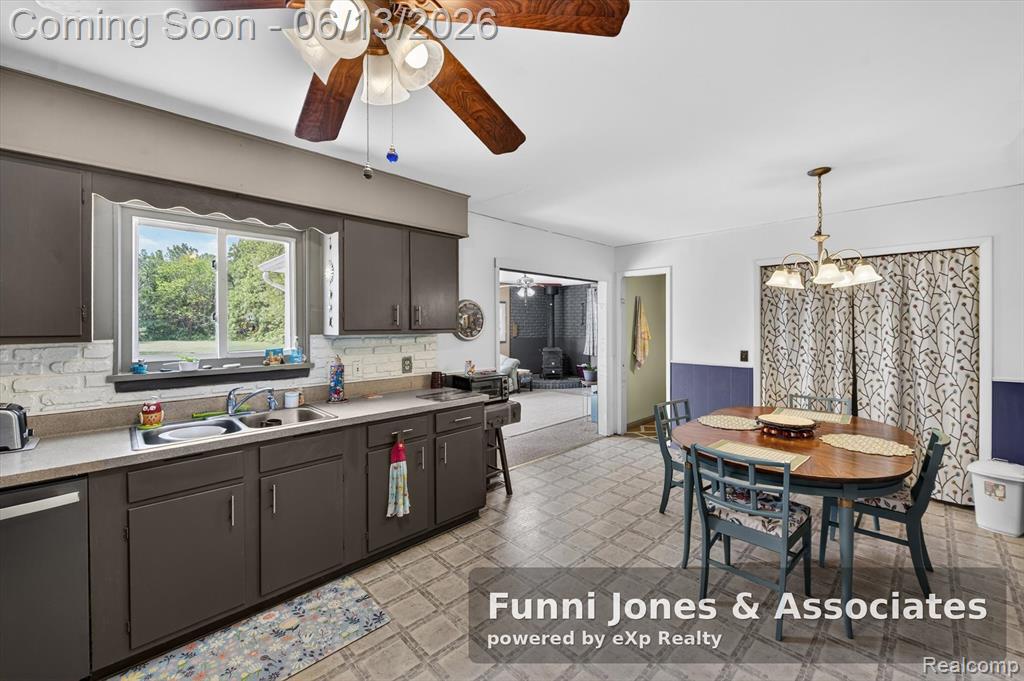 9650 Woodland Court, Ypsilanti, MI 48197 — Photo 12