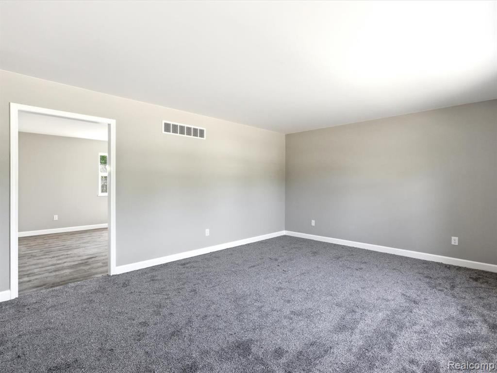 2921 Beach Road, Port Huron, MI 48060 — Photo 11