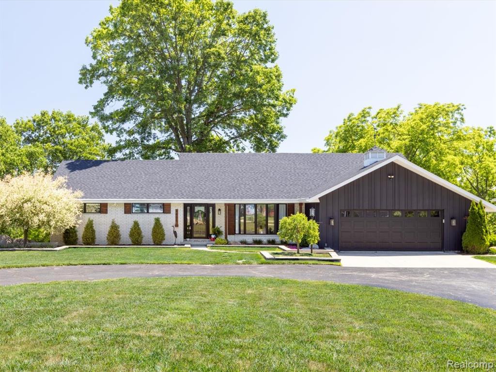 4405 North River Road, Fort Gratiot, MI 48059