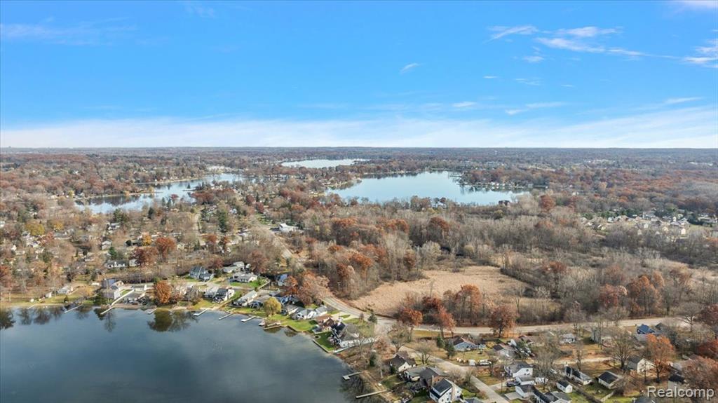 9492 Roundlake Boulevard, White Lake, MI — Photo 41