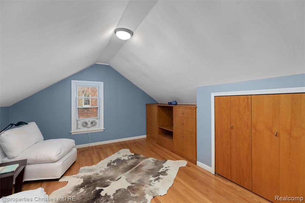 13323 Hart Avenue, Huntington Woods, MI — Photo 26