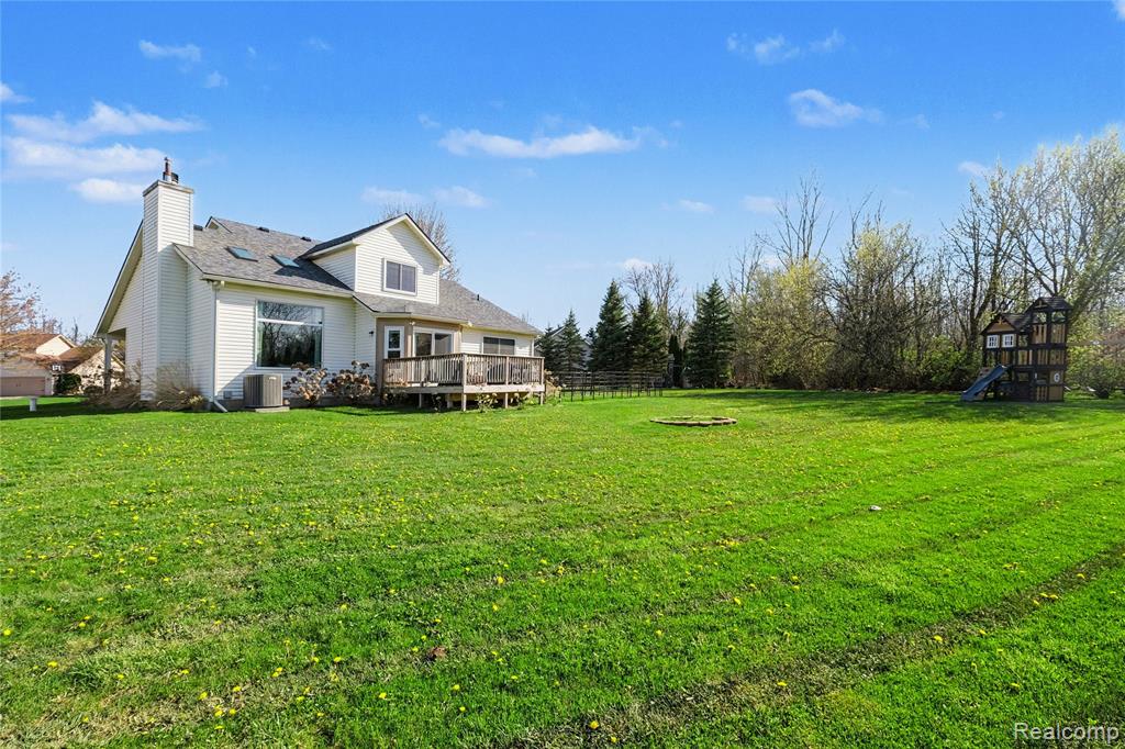 1292 Theresa Drive, Fenton, MI 48430 — Photo 31