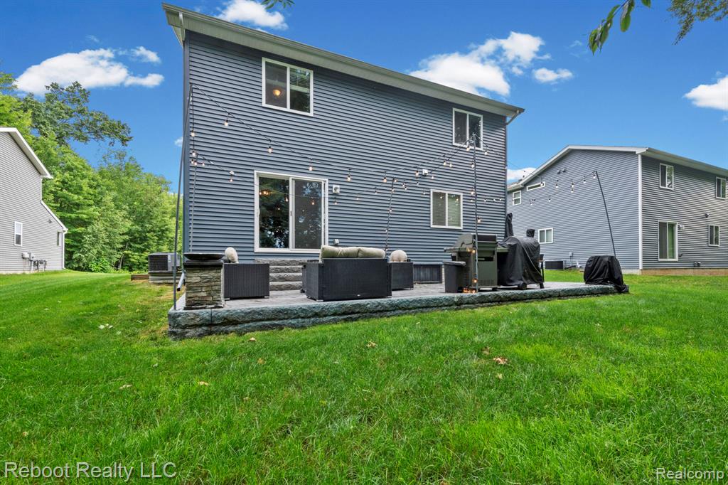 6555 Skylar Lane, Waterford, MI 48327 — Photo 31