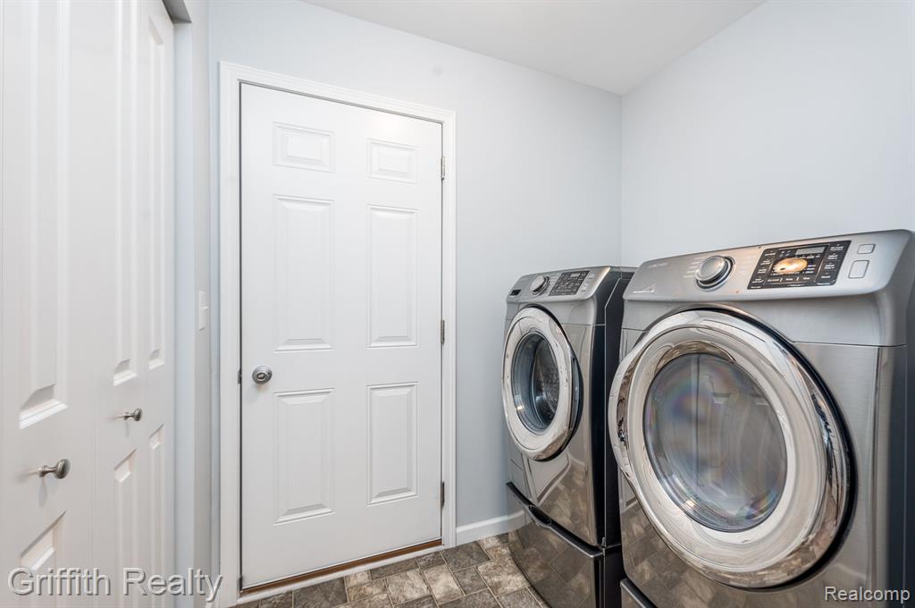 3576 AMBER OAKS Drive, Howell, MI 48855 — Photo 19
