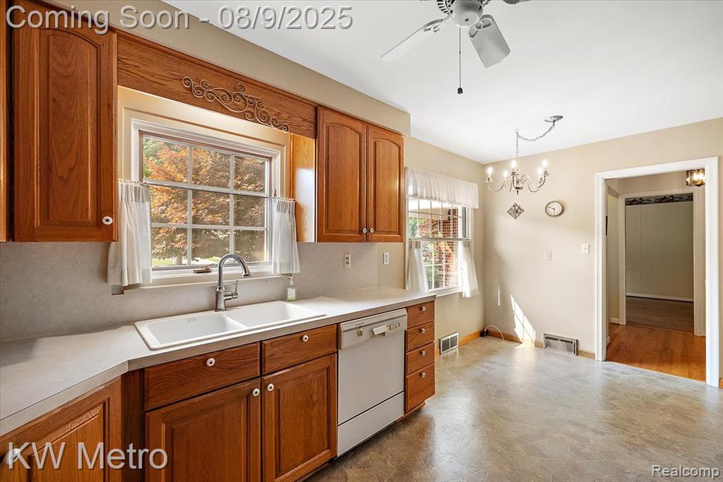 18241 Dunblaine Avenue, Beverly Hills, MI 48025 — Photo 34