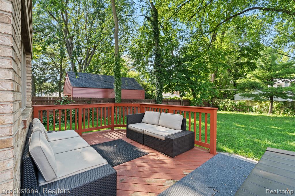400 LA PLAZA, Royal Oak, MI 48073 — Photo 4