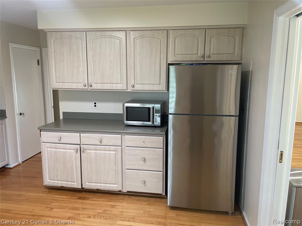 621 Crescent Drive, Dearborn, MI 48124 — Photo 10