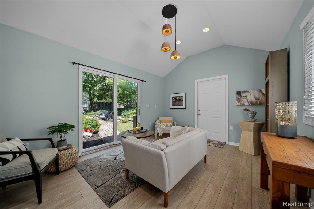 4379 Cedar Avenue, West Bloomfield, MI 48323 — Photo 10