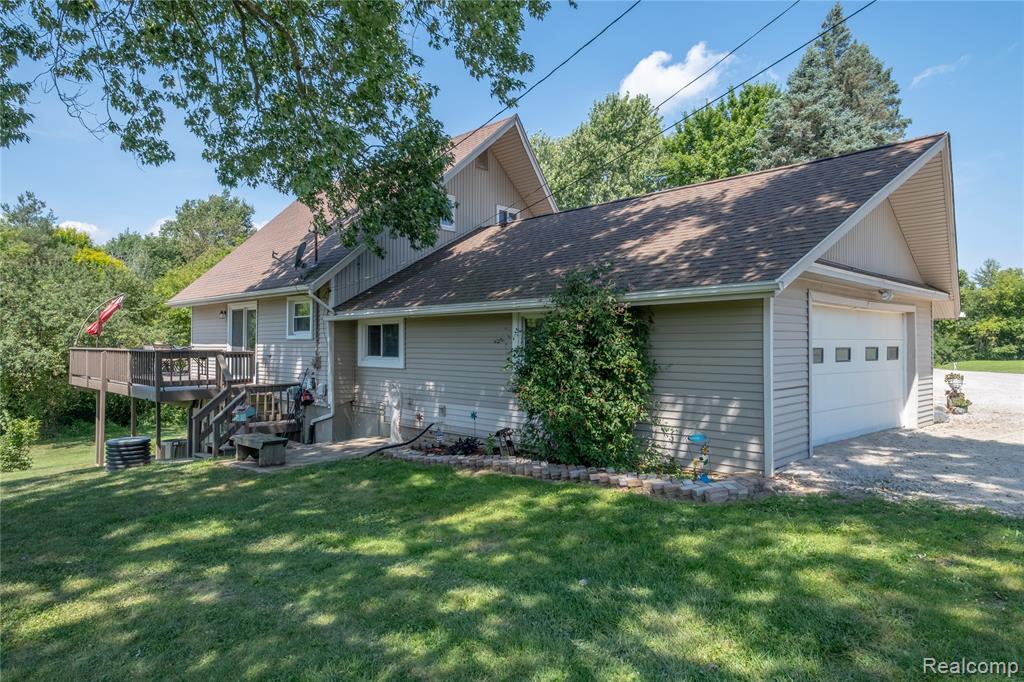 11010 Hegel Road, Goodrich Vlg, MI — Photo 4