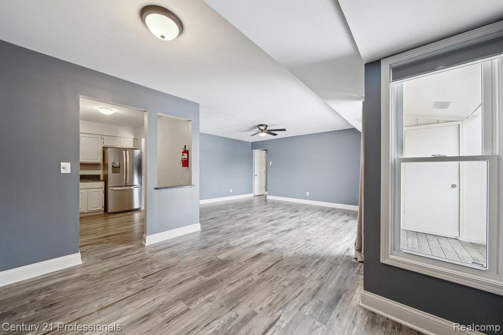 30535 W 14 MILE Road, 20, Farmington Hills, MI 48334 — Photo 11
