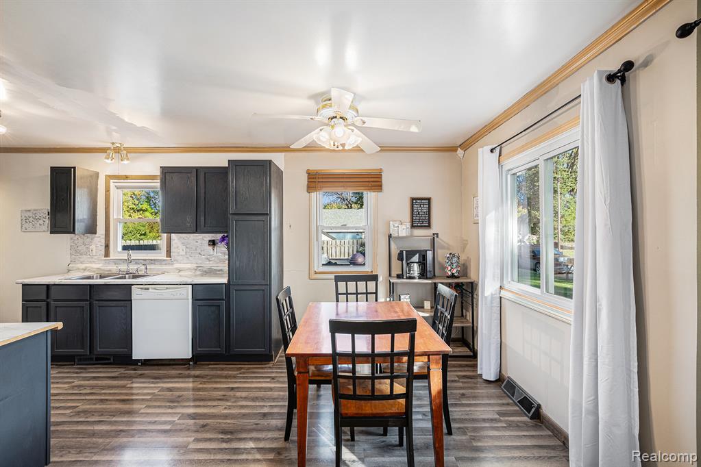 6041 Roberta Street, Burton, MI 48509 — Photo 8