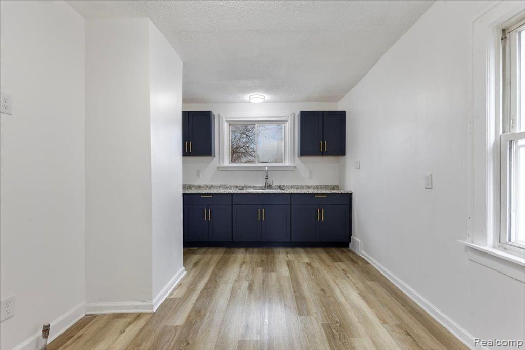 7525 E ROBINWOOD Street, Detroit, MI 48234 — Photo 5