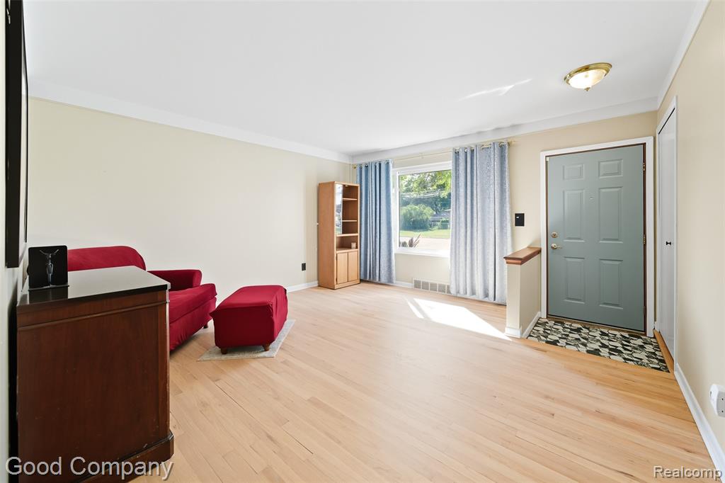 5035 University Avenue, Warren, MI 48092 — Photo 5
