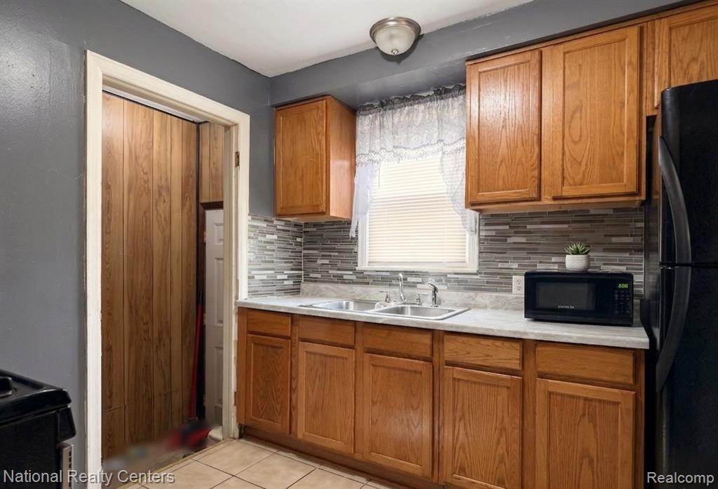 6530 Brace Street, Detroit, MI 48228 — Photo 11