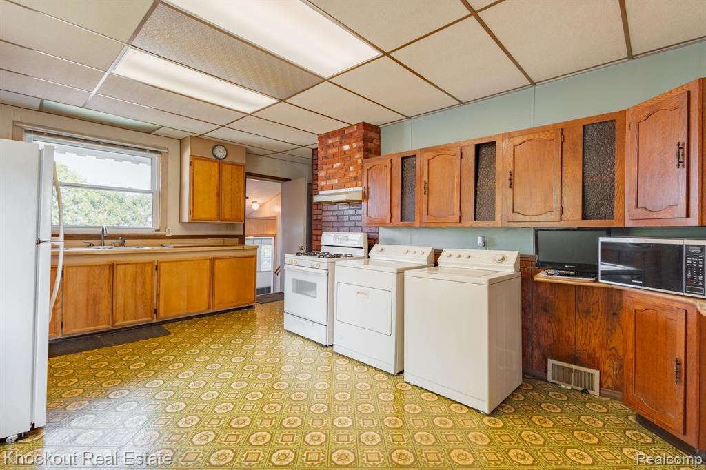 7121 Hayward Road, Saginaw, MI 48601 — Photo 31