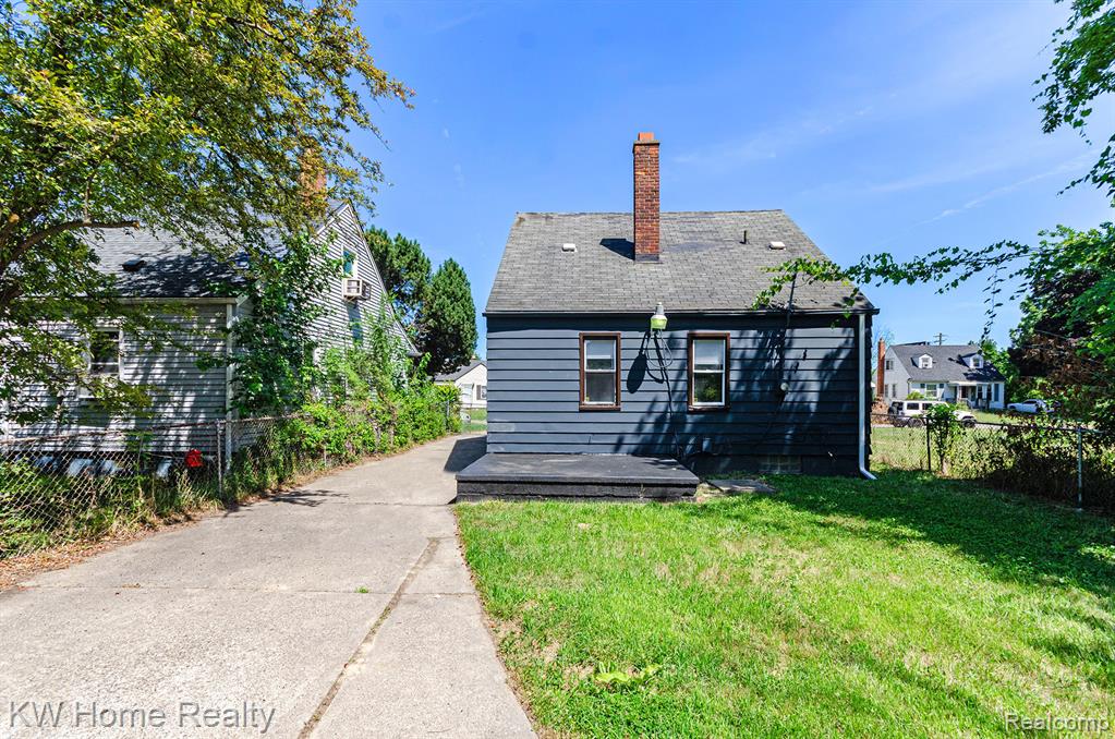 8051 Ashton Avenue, Detroit, MI 48228 — Photo 15