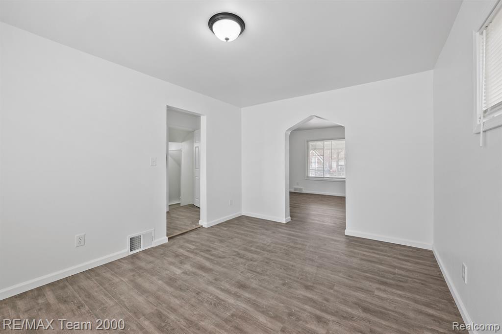 6446 CALHOUN Street, Dearborn, MI 48126 — Photo 6