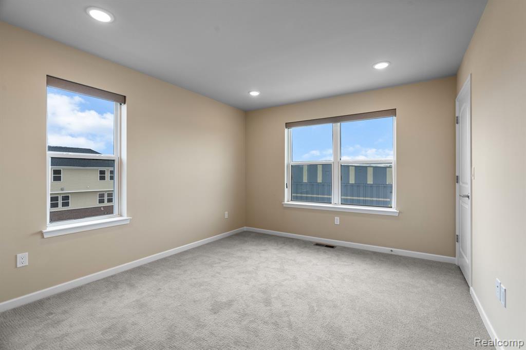 849 Canterbury Ln, Troy, MI 48085 — Photo 16