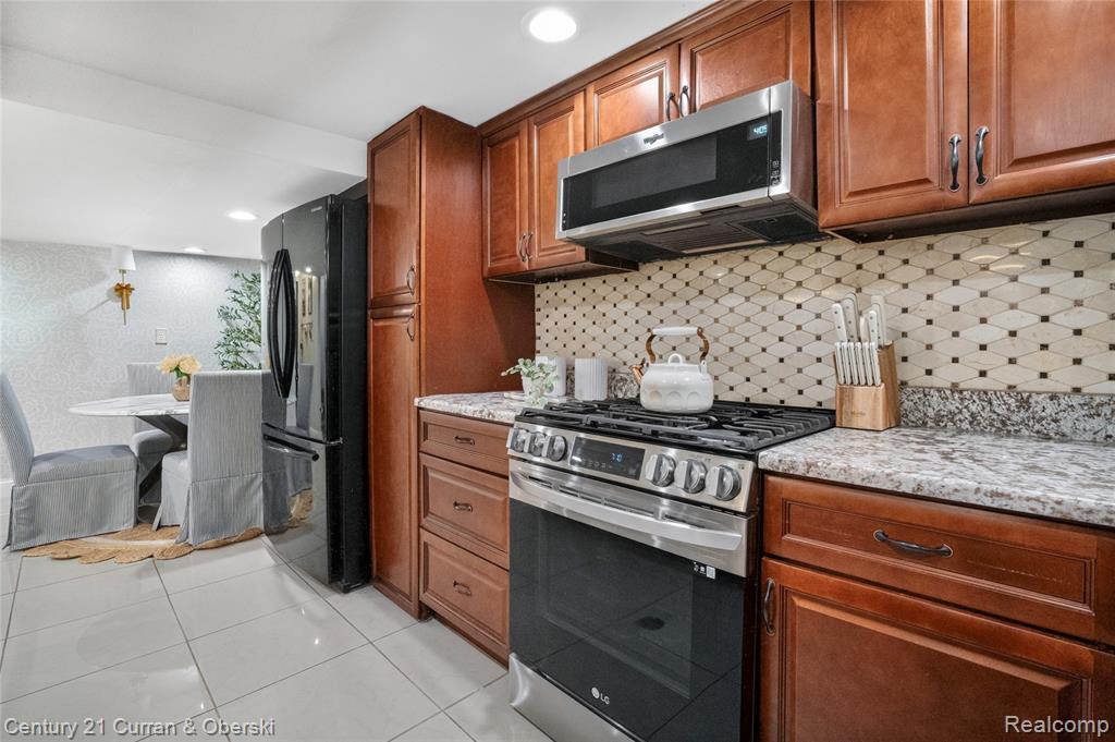 5 Barclay Court, Dearborn, MI 48126 — Photo 29