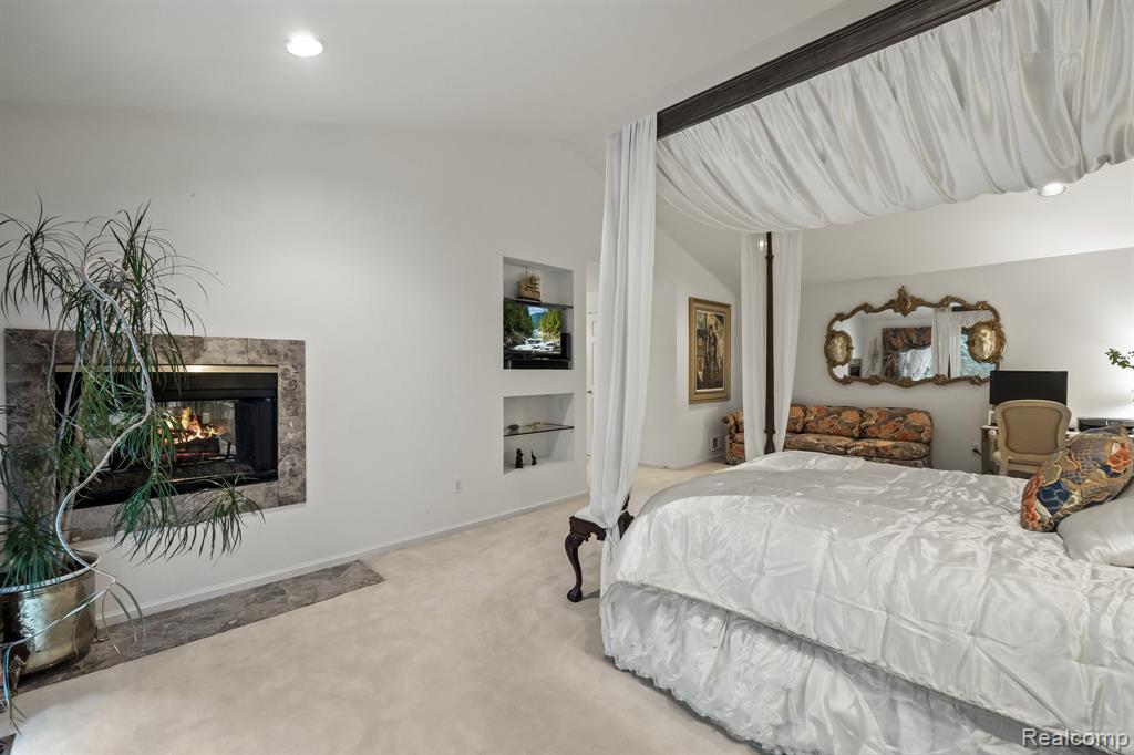 4730 Mirror Lake Drive, West Bloomfield, MI 48323 — Photo 17