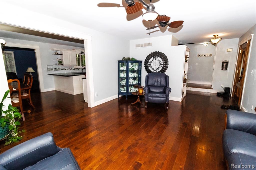 8314 Mill Pointe Court, Goodrich Vlg, MI — Photo 17