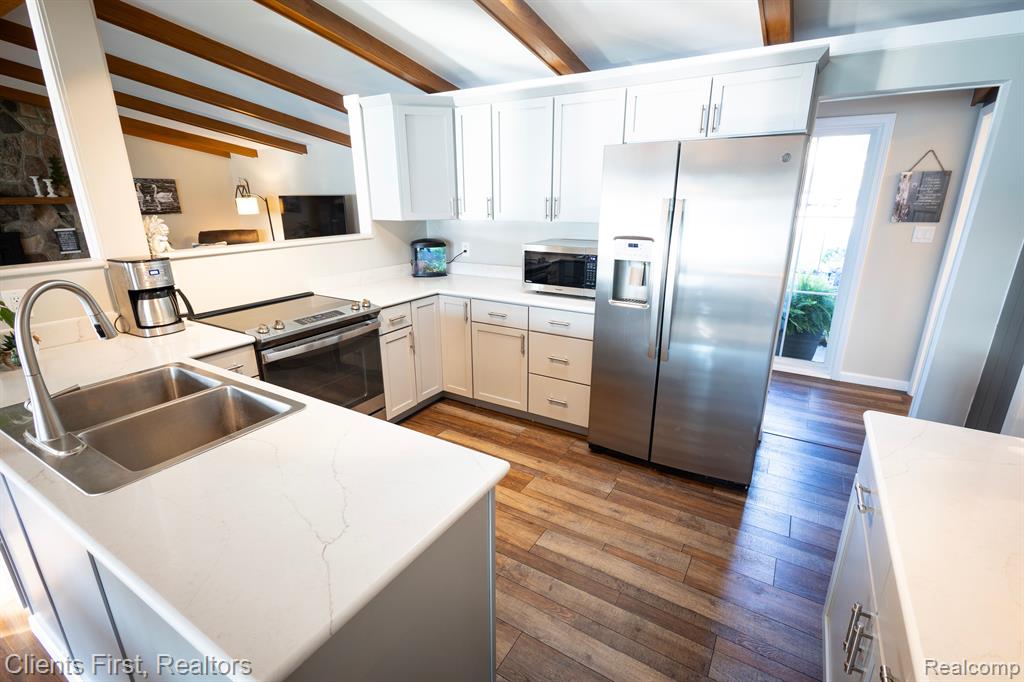489 BERRY PATCH Lane, White Lake, MI — Photo 11