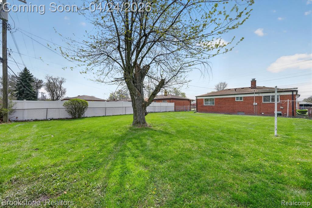 30428 Iroquois Drive, Warren, MI 48088 — Photo 33