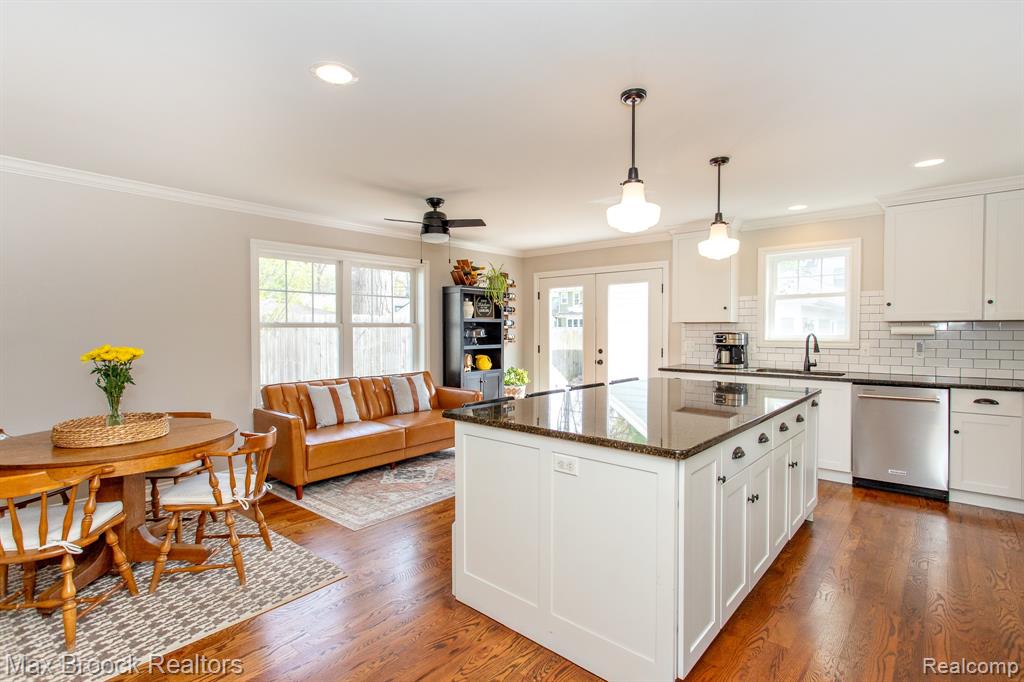 924 N Maple Avenue, Royal Oak, MI 48067 — Photo 10