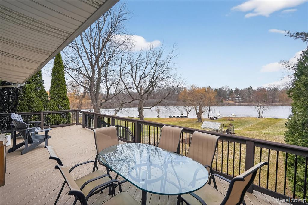 640 Sunset, White Lake, MI 48383 — Photo 51