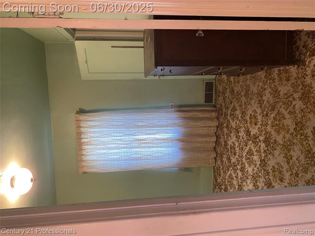 972 Tacken Street, Flint, MI 48532 — Photo 4