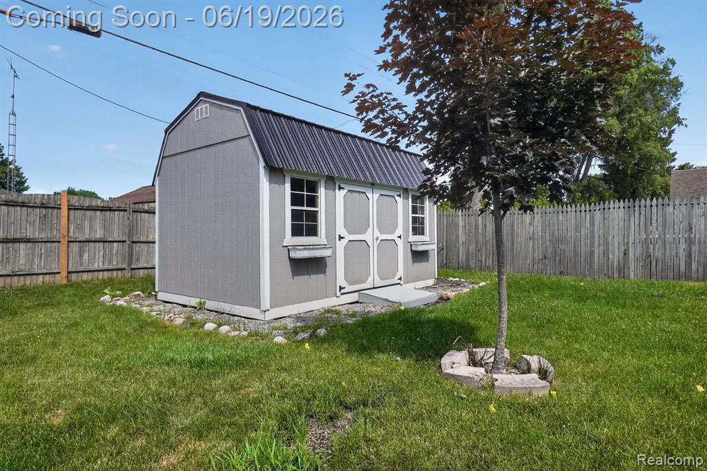 5404 Durwood Drive, Swartz Creek, MI 48473 — Photo 34