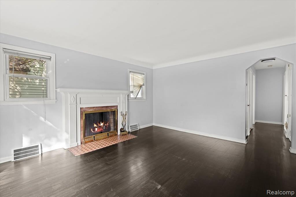 630 W Troy Street, Fenton, MI 48220 — Photo 4