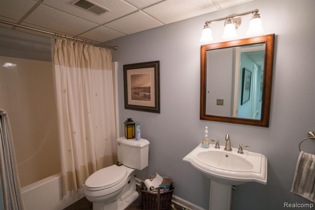 4870 DORAL Drive, Ann Arbor, MI 48108 — Photo 42