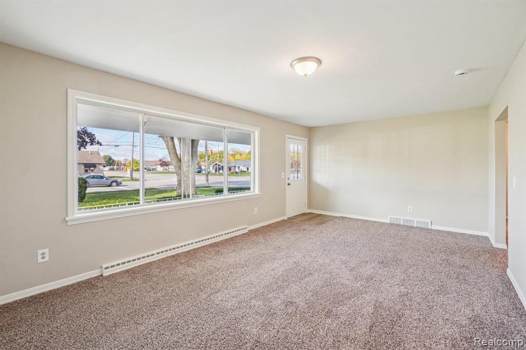4994 N Michigan Avenue, Saginaw, MI 48604 — Photo 5