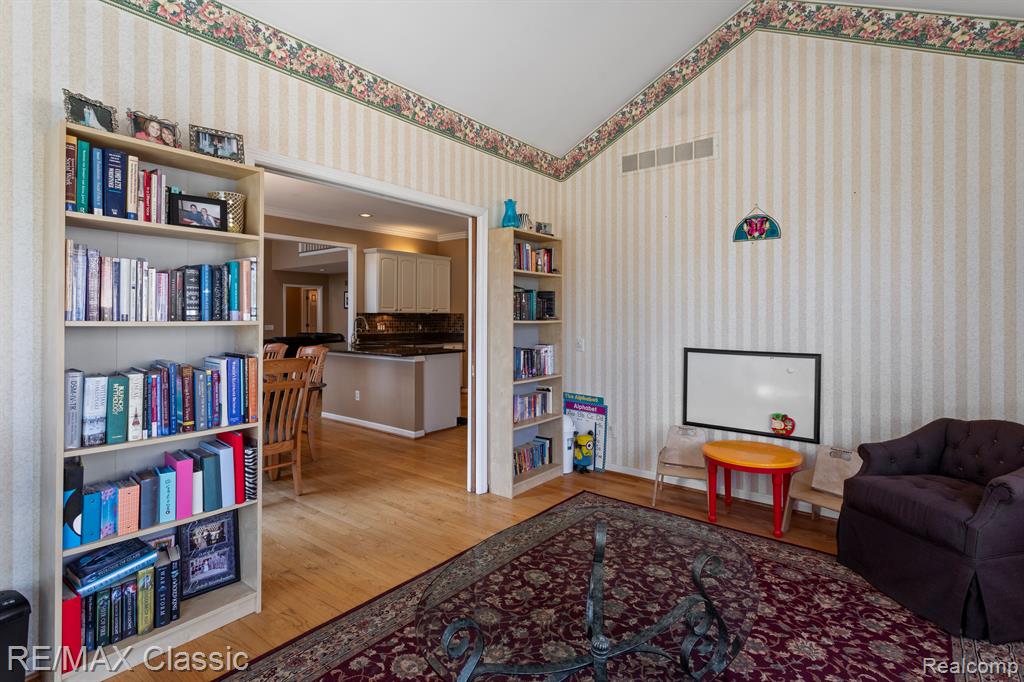 6904 GRANGER Drive, Troy, MI 48098 — Photo 20