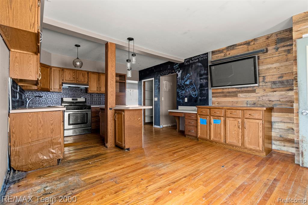 9267 Glenis Street, Taylor, MI 48180 — Photo 12