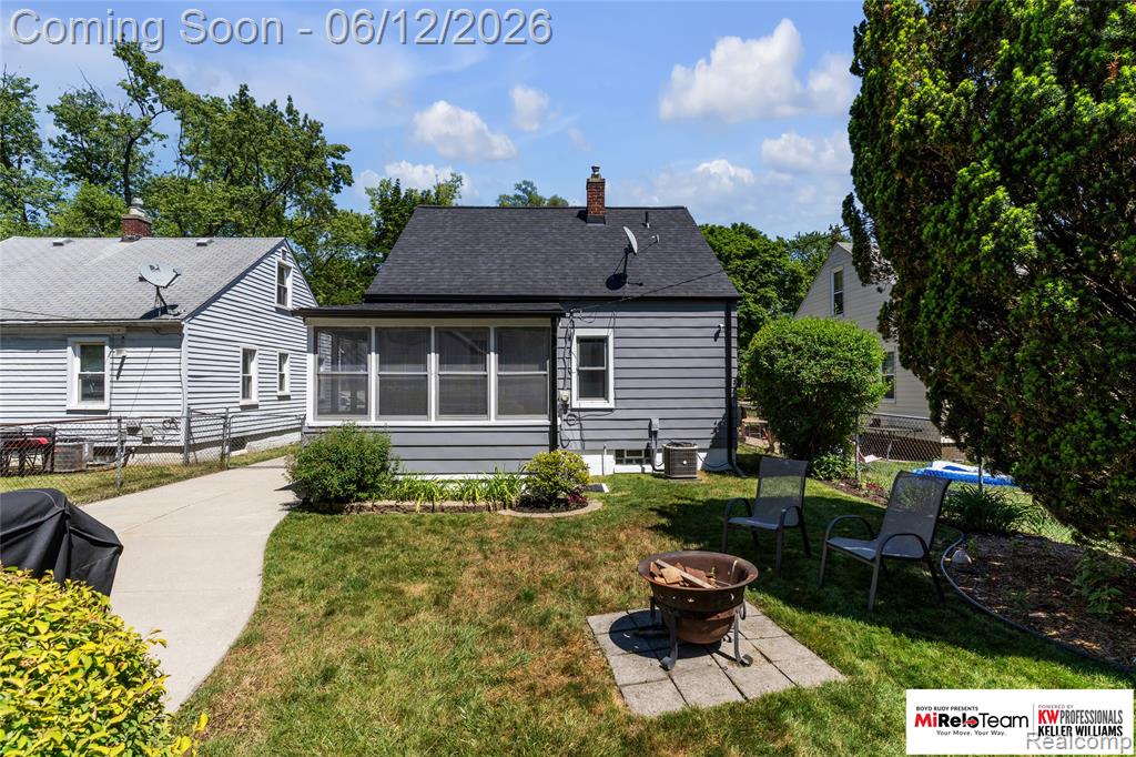 19525 Dalby, Redford, MI 48240 — Photo 27