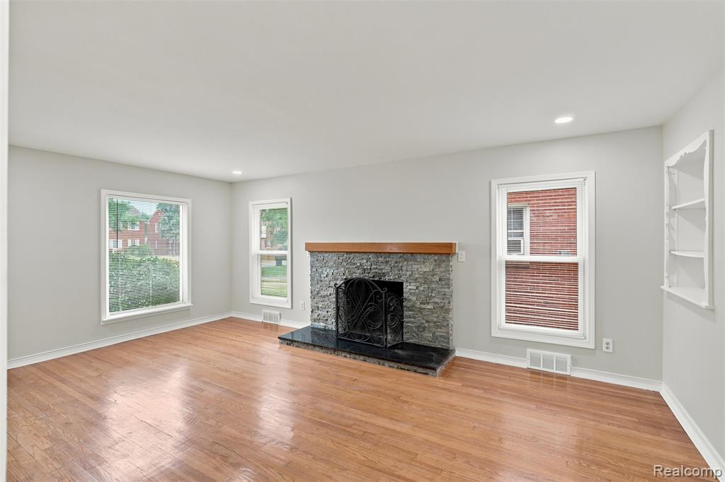 16130 Whitcomb Street - Photo 3